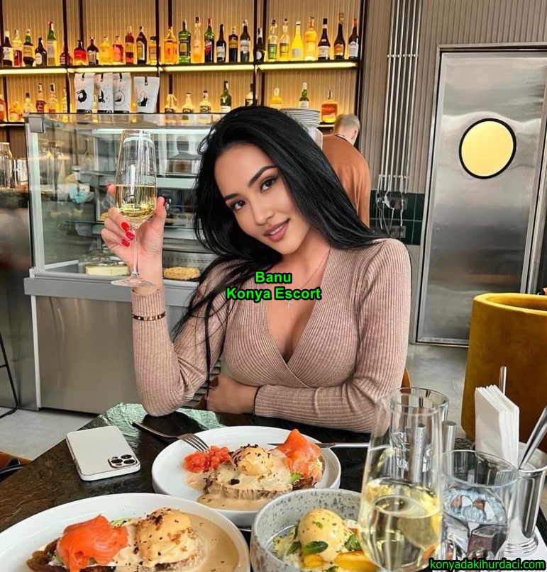 konyaescortbanu-2 Konya Escort Banu Yatakta Bambaşka Bir Kadına Dönüşürüm